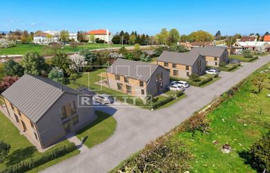 Investičná príležitosť! Gigantický pozemok 5.137 m², hotové povolenia a vlakové spojenie, Báhoň