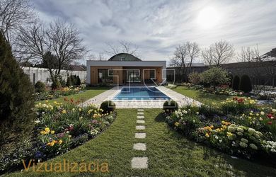Slnečný pozemok 1032 m² s IS, blízko centra mesta Vráble