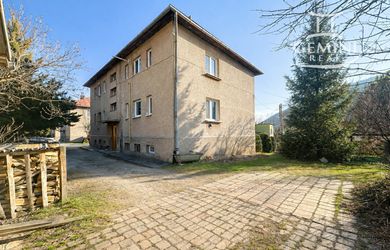 3-IZBOVÝ BYT + GARÁŽ + ZÁHRADA 587 m² – JELŠAVA okres Revúca