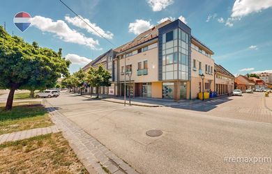 Na prenájom obchodné priestory v centre mesta Trnava.