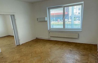 PRENÁJOM KANCELÁRSKYCH PRIESTOROV 100m2