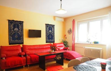Priestranný 2,5 izbový byt (72m2) s loggiou, možnosť zmeny dispozície, Robotnícka ul., Nové Mesto