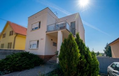 Samostatne stojaci 4-izbový rodinný dom s garážou a slnečnou záhradou, Dubová, okr. Pezinok