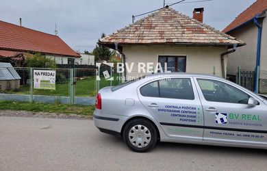 BV REAL Predaj rodinný dom a pozemok 1359 m2 Bystričany FM2404