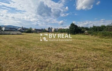 BV REAL Na predaj stavebné pozemky Lazany FM2456