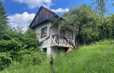 Na predaj zachovalá murovaná chatka s krásnou záhradou (641m²)
