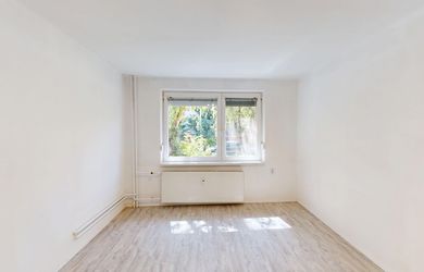 PINK reality - PREDAJ 3-IZBOVÉHO BYTU PO KOMPLETNEJ REKONŠTRUKCII V ŠALI