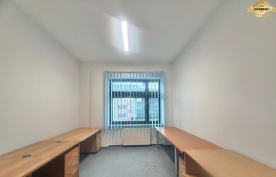 kancelária s kuchynkou 30 m2 v centre mesta Čadca