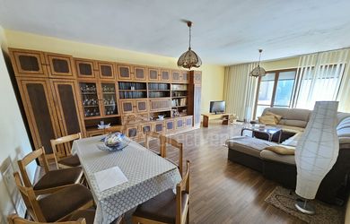 DIRECTREAL|Rodinný dom - časť dvoj-domu 404 m2 s pozemkom 1002 m2, kúpou voľný...