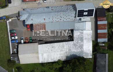 Priemyselný areál (tri haly, recepcia, kancelária, garáže, logistika)