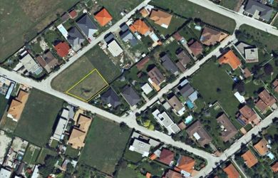 Na predaj atraktívny stavebný pozemok s výmerou 721 m2