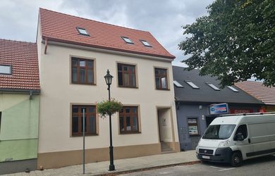 Na prenájom 1-izbový byt v centre mesta Skalica – Potočná