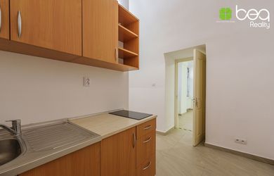 NA PRENÁJOM: 1-izbový byt v centre Levoče na Námestí Majstra Pavla, 50 m2