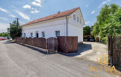 Vlastný areál. Vlastné parkovanie. Vlastná identita.