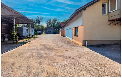 PREVÁDZKOVÝ AREÁL / BB / SENICA / POZEMOK 4380 m²