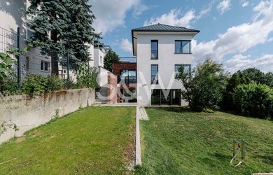 SVOBODA & WILLIAMS | 114273 | Novostavba trojpodlažného rodinného domu na prenájom