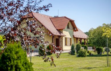 Predaj : Rodinná vila - Rodinné sídlo so 4 630 m² súkromia a výhľadmi na Nízke Tatry | Dolná Lehota