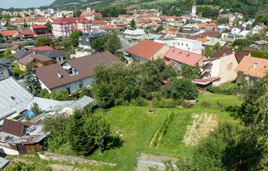 Predaj: POZEMOK V BREZNE S VEĽKÝM POTENCIÁLOM – NOVÉ BÝVANIE PRIAMO V MESTE