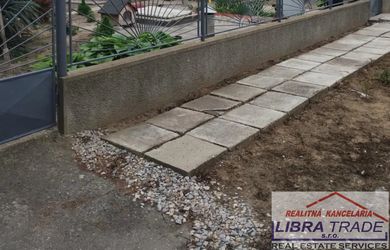 PREDAJ - Čiastočne prerobený 5 izbový poschodový rodinný dom so záhradou a garážou v obci IŽA