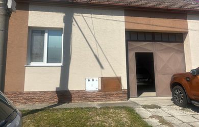 Rodinný dom v obci DLHÁ - pozemok 921m2 - čiastočná rekonštrukcia.