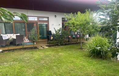 PREDANÝ  - SAMOSTATNÝ - BUNGALOV - SLOVENSKÝ GROB - Prístrešok pre auto
