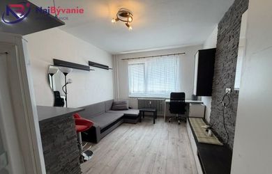 Na prenájom moderná zrekonštruovaná garzónka – Baničné