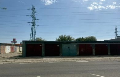 Samostatná garáž s elektrinou na predaj - Ružinov