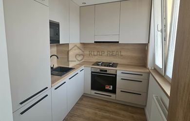 NOVINKA - 2 izb. byt VOJENSKÁ ul., KE-Staré mesto, NOVOZREKONŠTRUOVANÝ