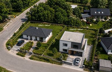 STAVEBNÝ POZEMOK V TRENČIANSKYCH MITICIACH – MOŽNOSŤ 1 ALEBO 2 RODINNÝCH DOMOV