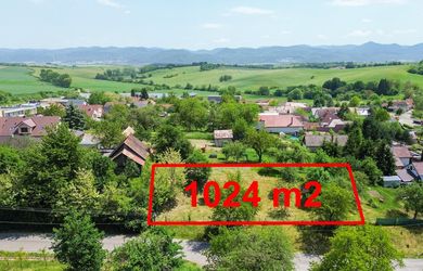 Slnečný pozemok v obci Prestavlky (Žiar nad Hronom)