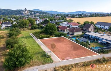 NA PREDAJ | Pozemok 848m2 | Trenčín - Zamarovce