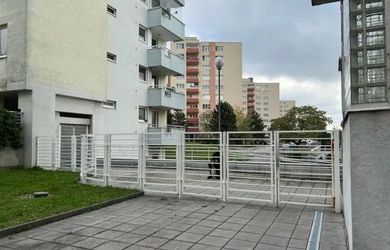 Na prenájom veľký, svetlý a kompletne zariadený 2-izbový byt, BA III TOP
