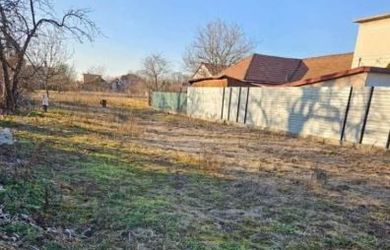 V obci Biňa, medzi Štúrovom a Želiezovcami, ponúkam na predaj stavebný pozemok