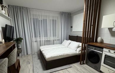 Na predaj zariadenú garzónku s výmerou 23 m2 na Záhradníckej ulici v Bratislave