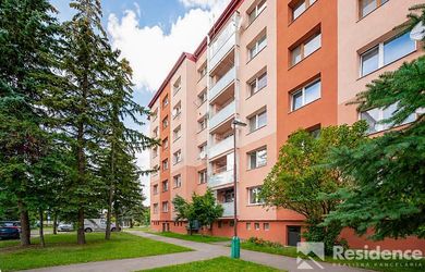 NA PREDAJ: 4-izbový byt s balkónom, Liptovský Mikuláš – 77 m²