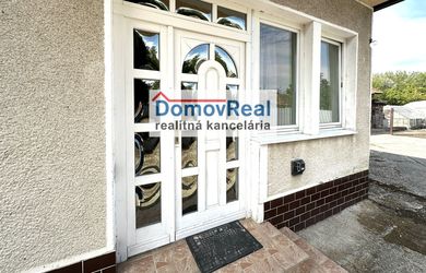Rodinný dom s veľkým pozemkom v Holiciach – časť Čéfa