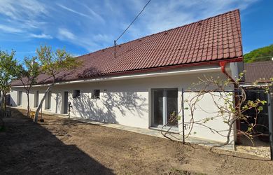 Predáme zrekonštruovaný rodinný dom v centre Trenčianskej Teplej