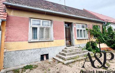DOM V PÔVODNOM STAVE, POZEMOK 502M2, KÚTY, okr. SENICA