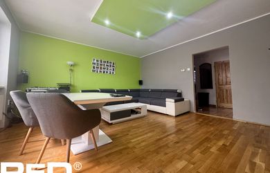3 - izbový byt Považská Bystrica - centrum s garážou