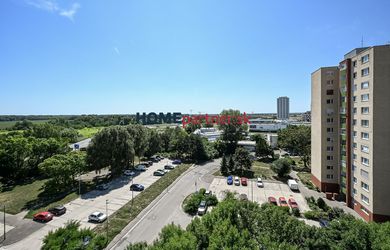 JASOVSKÁ, 3-i byt, 70 m2 – kompletne zrekonštruovaný bytový dom a byt