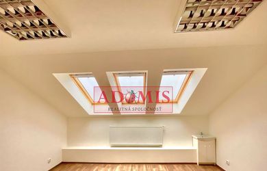 ADOMIS - prenájom priestorov 15 a 16m2 Moyzesova ulica Košice, centrum 2.poschodie