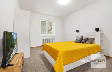 NA PRENÁJOM Priestranný 3-izbový byt 87 m² v tichej lokalite neďaleko OC Nivy, Kvačalova ul.