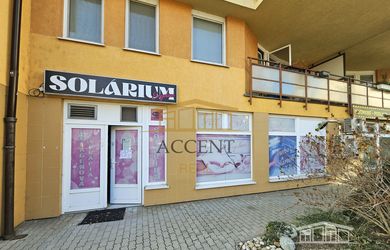 MULTIFUNKČNÉ NEBYTOVÉ PRIESTORY S VÝKLADMI (154m2) NA FREKVENTOVANOM MIESTE - HANY MELIČKOVEJ