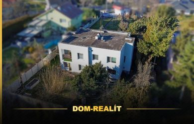 DOM-REALÍT, - Dva rodinné domy na veľkom pozemku