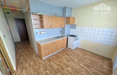 REZERVOVANÉ1 izbový byt Bánovce nad Bebravou/DUBNIČKA/34 m2/2 xLOGGIA