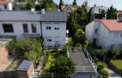 DIRECTREAL|Rodinný dom s veľkým potenciálom v srdci Koliby – tichá ulica, slnečný pozemok, garáž