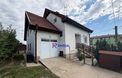 Ponúkame pre Vás NA PREDAJ rodinný dom v Kolárove!
