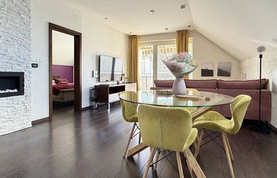 Komplet prerobený a zariadený 3-izbový byt 87 m2, terasa, dve parkovacie miesta v Bojniciach okr. PD