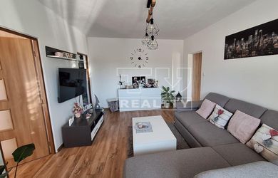 TUreality ponúkajú na predaj krásny 3izbový byt na Nábreži v Lipt.Mikuláši