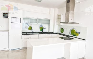 NA PREDAJ | MODERNÝ 2-IZBOVÝ BYT 57 m² | ORION – CENTRUM DUBNICE NAD VÁHOM | PODZEMNÉ PARKOVANIE 3 ROKY GRÁTIS